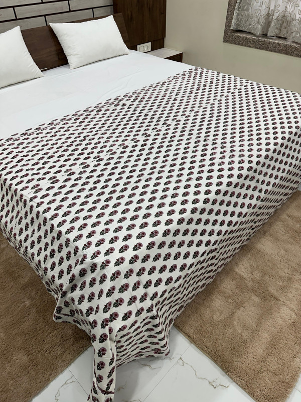 DOHAR BOUDLE BED KING SIZE