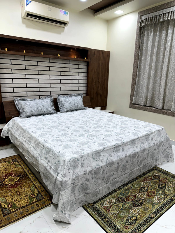 BEDSHEET KING SIZE WITH FRILL PILLOW COVERS
