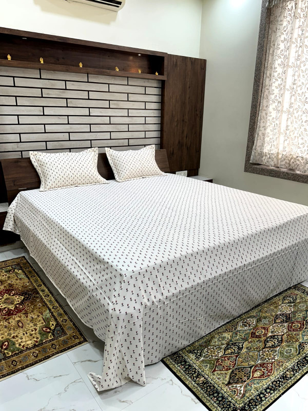 BEDSHEET KING SIZE WITH CULTED PILLOW COVER