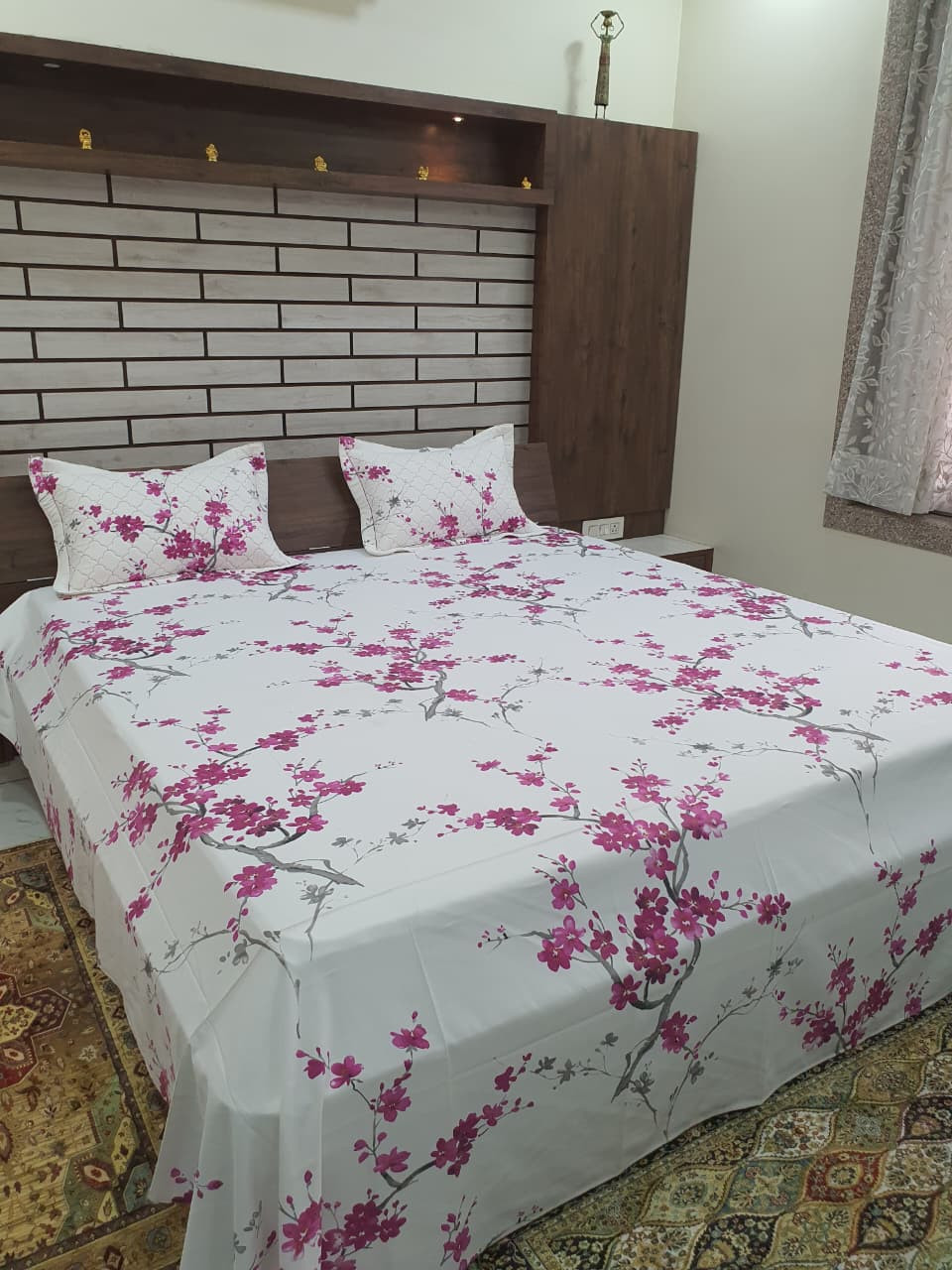 BEDSHEET KING SIZE WITH CULTED PILLOW COVER