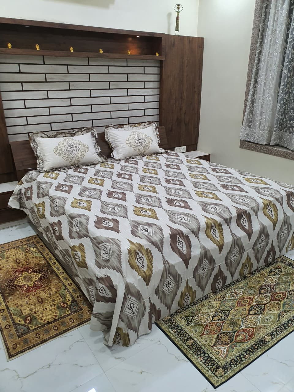 BEDSHEET KING SIZE WITH FRILL PILLOW COVERS