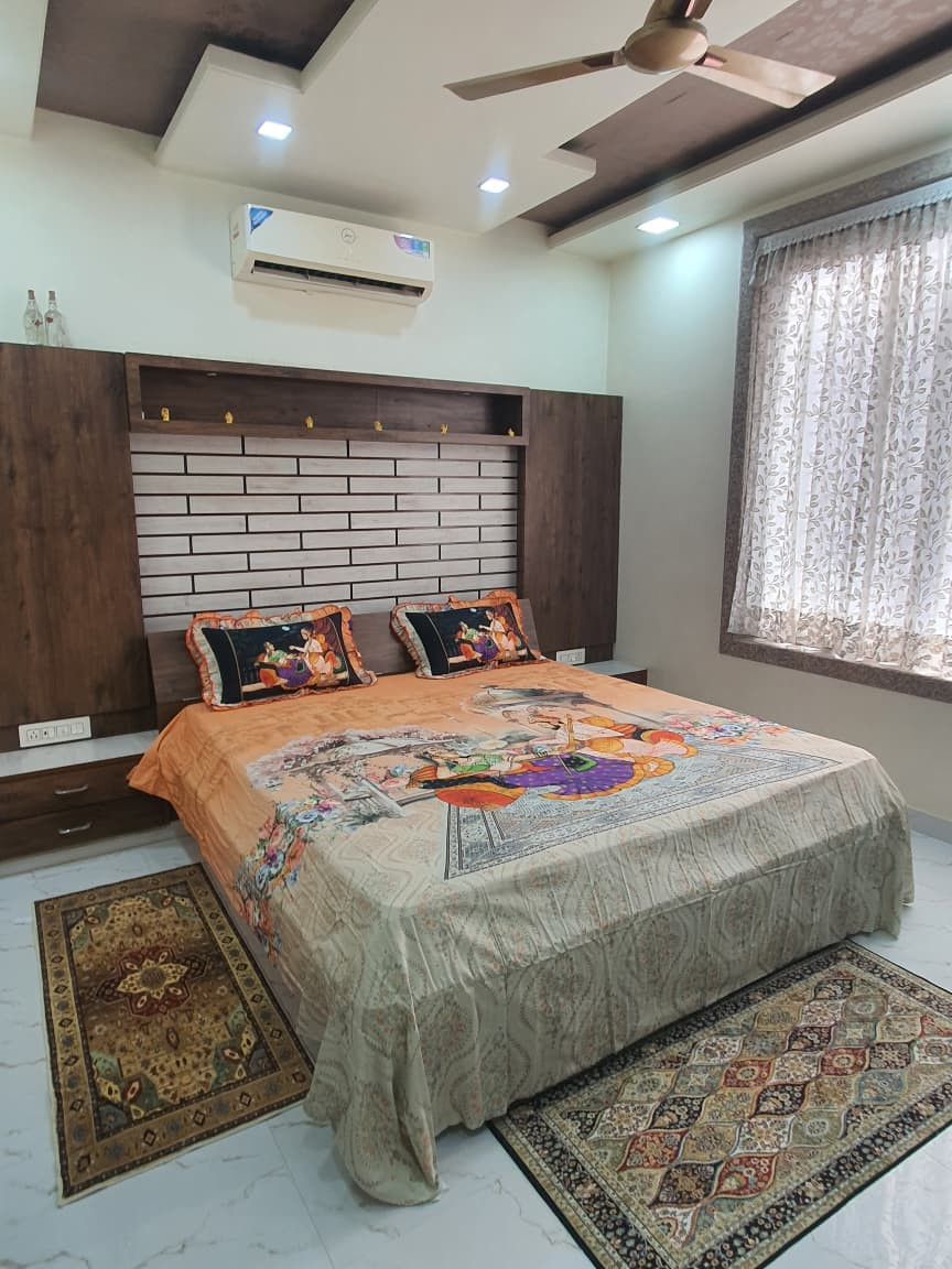 KING SIZE BEDSHEET WITH FRILL PILLOW COVERS (108*108)