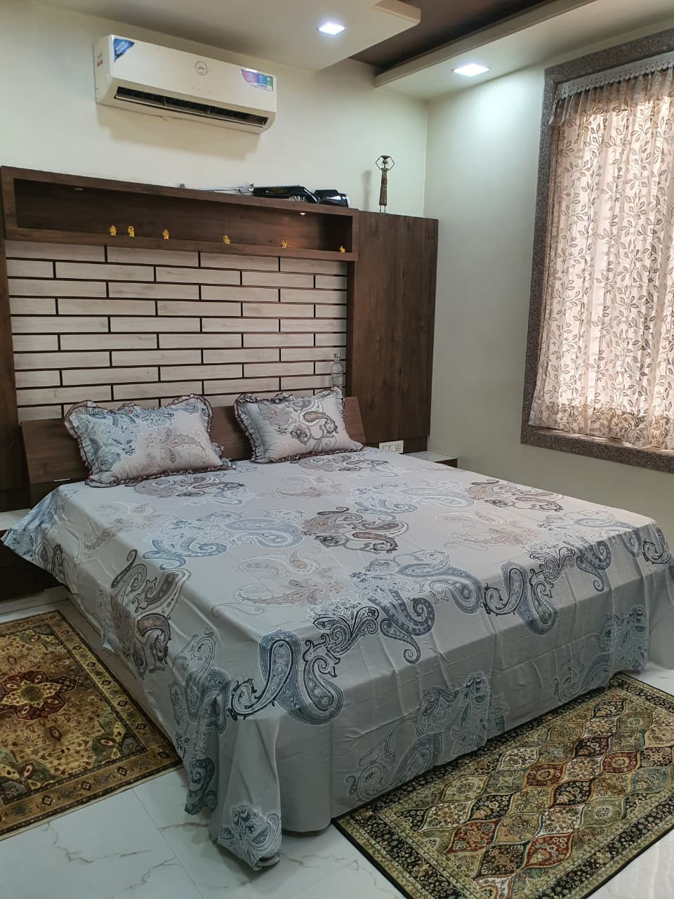 BEDSHEET KING SIZE WITH CULTED PILLOW COVER