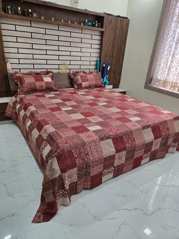 BEDSHEET KING SIZE WITH FRILL PILLOW COVERS