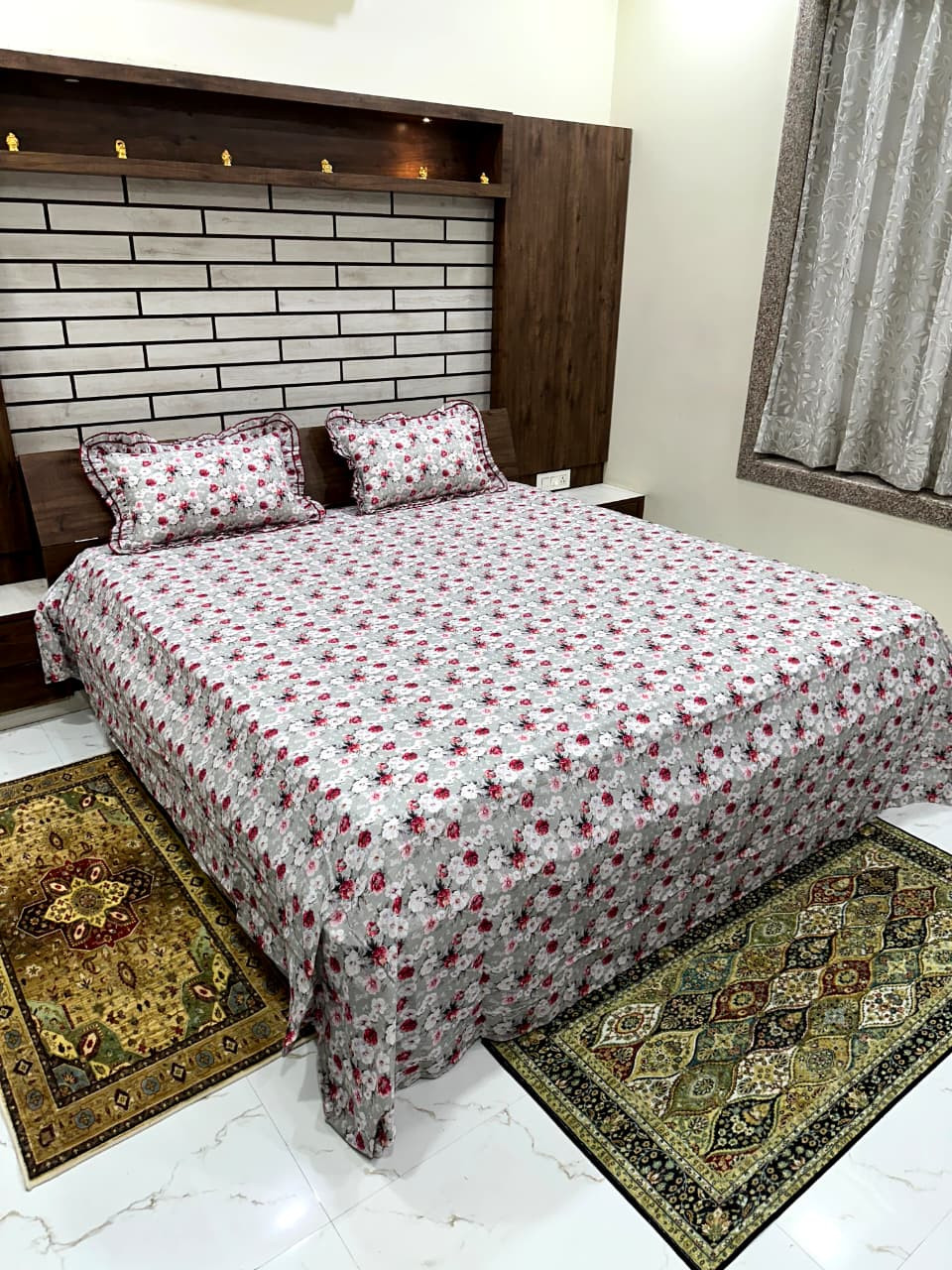 BEDSHEET KING SIZE WITH FRILL PILLOW COVERS